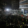 Protest ispred RTS završen bez incidenata: Održano 15 minuta tišine, ponovljeni zahtevi (foto, video)