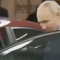 Putin isprobao novu mašinu Rusi dobili vozilo koje su nekad svi obožavali, a sada je znatno unapređeno