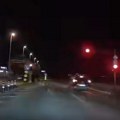 Vozač projurio kroz crveno i zamalo pokosio celu porodicu na pešačkom: Širi se šokantni snimak iz Zagreba