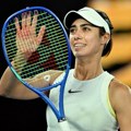 Olga Danilović igra protiv Kanađanke na startu Rolan Garosa