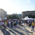 Igra se kolo, peče se roštilj: Ograđeni zgrada parlamenta i Pionirski park, evo kako izgleda prostor ispred Skupštine Srbije…