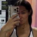 Bila sa oženjenim kolegom, nakon skandala se povukla iz javnosti: Pevačica (33) zapalila mreže fotkom iz teretane: Na stomaku…