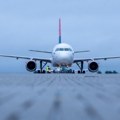 Prvi avion na direktnoj liniji Beograd–Baku sleteo u Azerbejdžan, dočekan vodenim lukom