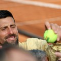 Ovako nešto još nije viđeno! Novak Đoković igrao tenis gde nikada pre nije (video)