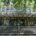 Skup ispred Višeg suda u Novom Sadu uoči suđenja okrivljenima za napad kod Futoške pijace