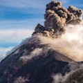 Zbog erupcije vulkana Anak Krakatau obustavljeni letovi u Džakarti