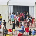 Deset maloletnica napalo vaspitače u migrantskom prihvatilištu u Seuti
