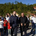 Zukorlić obišao bošnjačku mahalu u Krupnju i razgovarao o infrastrukturnim problemima