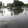 Nevreme napravilo haos u Zagrebu, mrežama se šire dramatični snimci: Voda izbija šahtove, po ulici se slivaju fekalije i…