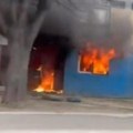 Samohranoj majci izgoreo stan i sva imovina Detalji požara u Lazarevcu: U poslednjem trenu izjurili napolje, ali ostali bez…