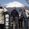 Zbog bahatih turista Japanci grade barijeru da blokiraju pogled na planinu Fudži