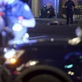 Užas u Kaliforniji: Jedan učenik ubijen, dvojica ranjena u napadu nožem ispred škole
