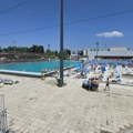 Na GRADSKIM BAZENIMA i po 800 Kragujevčana dnevno (FOTO)