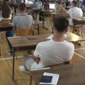 "Srpski sam uradio bolje nego matematiku" učenici u Štrpcu posle drugog dana male mature i testa iz matematike (foto/video)