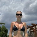 Pevačica (38) godinama krije tetovažu na intimnom delu tela, ni ne slutite šta ima nacrtano - ovo je njeno značenje (foto)