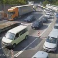 Kilometarske kolone na ovoj granici Srbi krenuli kući sa mora, automobilima nema kraja! U najboljem slučaju čeka se sat…