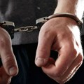 Kragujevčanin uhapšen zbog pljačke kladionice: Uz pretnju nožem ukrao 51.000 dinara