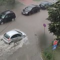 Kiša usporila saobraćaj u Trsteniku, voda ušla i u prostorije vatrogasne stanice