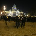 (UŽIVO) Policija rasteruje građane, nema više demonstranata ispred gradske skupštine