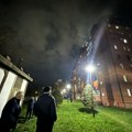 Otkriven uzrok požara u Čačku: Evakuisana cela zgrada, plamen se proširio i na krov (foto)
