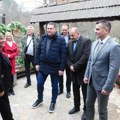 U Srbiju se vredi vratiti i raditi Ministar Đorđe Milićević posetio konak "Lečić" u Tršiću (foto)