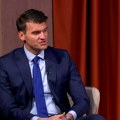 Šta raditi sa novcem kada se dobije povećanje? Antić izneo detaljnu analizu povodom najavljenog povećanja plata i penzija…
