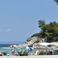 (Foto) more nikad hladnije: Temperatura vode naglo pala na 15 stepeni, turisti u šoku: Stručnjaci otkrili o kakvom je fenomenu…