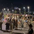 Haos u Loznici zbog Karleuše: Upali "Ne damo Jadar", pevačica evakuisana (video)