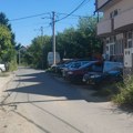 Ovde je bahati vozač udario dete (8), dao gas i pobegao: Žitelji Krnjače u šoku, dečak ima povrede glave