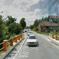 Težak udes u Vranju: Automobil oborio motociklistu