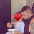 (Foto) Filip Car hrani ćerku leonu: Nakon pomirenja sa Aleksandrom brine o naslednici: "Ko koga ovde čuva?"