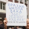Roditelji đaka Jovine gimnazije: Učenici već pet nedelja bez glavnog predmeta