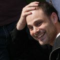 Prvo oglašavanje alona ohela! Državljanin Srbije na letu za bolnicu, a u rukama drži ovo (foto)