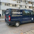 Žena (67) izbodena na Novom Beogradu: Napadač joj prišao sa leđa i ubadao u grudi, vrat i rame