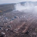 Gori deponija Goveđak kod Sjenice, meštani u strahu: Nadležne ekipe hitno poslate na teren, kritičan središnji deo