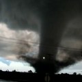 Tri tornada raznela sve pred sobom; Slede poplave FOTO/VIDEO