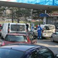 Čovek otišao u WC na pumpi, kad je izašao ugledao je torbicu okačenu na ogradi. Ubrzo mu je zazvonio telefon: "Odmah dođite u…