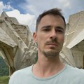 Pretučeni profesor Stevan Filipović pita: Kako je moj otet telefon prošetao od MUP-a do Uroševca?