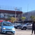 Uzbuna u beogradskom tržnom centru Objavljeno je da je u toku hitna evakuacija, oglasio se MUP (VIDEO)