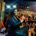 Igla nije imala gde da stane! Muzička zvezda održala koncert na granici Grčke i Bugarske: Dragana Mirković sišla u…