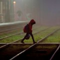 Tinejdžerku (14) udario voz dok je prelazila prugu: Radila je ono zbog čega često kritikujemo decu