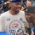 Šej dobio i MVP titulu za najboljeg u finalu Zapada, pa dobacio ocu tokom slavlja i nasmejao sve