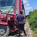 Potresna scena na pruzi kod Šapca: Stigao sin tragično stradalog traktoriste, mogao da uradi samo jedno