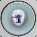 Preminuo muškarac koga je zbog lanca oko vrata usisao aparat za magnetnu rezonancu