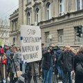 Održan protest medijskih udruženja kod Predsedništva: Veliki broj ljudi se za to vreme okupio u Pionirskom parku