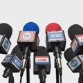 UNS: Novinari u Srbiji rade u atmosferi koja podseća na ratnu zonu