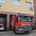 Drama kod Ovčar Banje: Dečak ostao zaglavljen na steni iznad manastira, vatrogasci morali da ga spuste FOTO