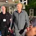 Vudi Harelson zapevao "Malo mi je jedan život s tobom": Gore mreže zbog holivudskog glumca