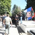 Kos: Uznemirujuće slike sa sahrane Mladića ne predstavljaju srpsko društvo u celini