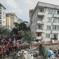 Dve osobe poginule u urušavanju zgrade u Istanbulu, potraga pod ruševinama se nastavlja (FOTO)